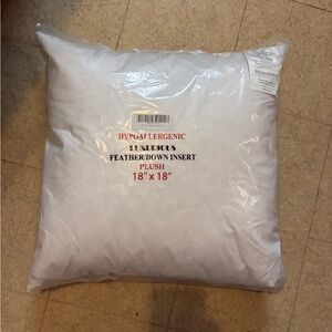 Hypoallergenic Feather Down Pillow Insert - White